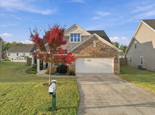 565 Goldstone Ln, Boiling Springs, SC 29316