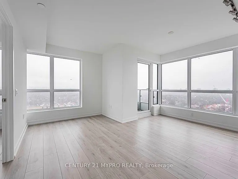 395 Bloor St E #2008 — Photo 8