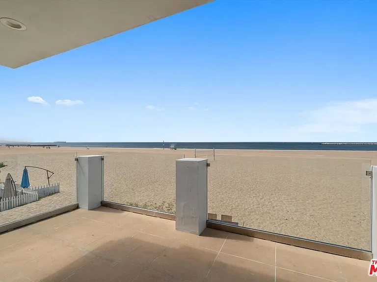 6419 Ocean Front Walk — Photo 1