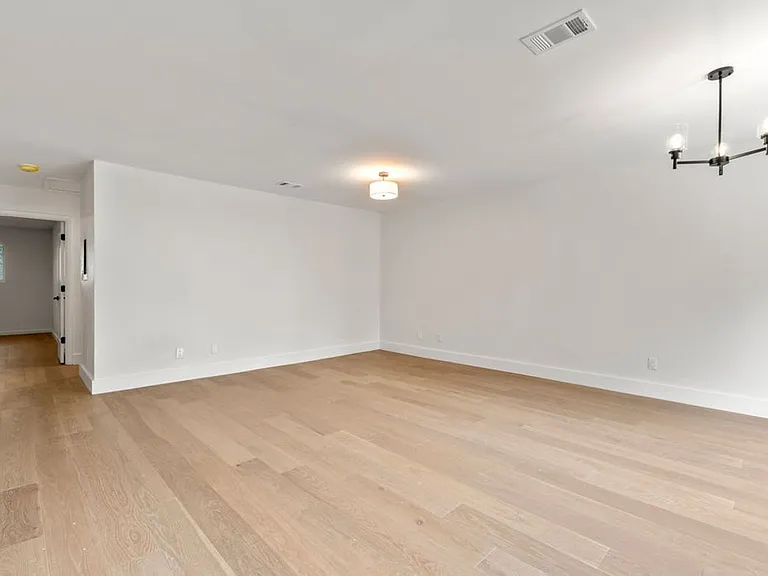 Landis Grove - 1360 — Photo 21