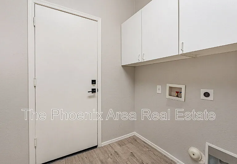 2823 E Tulsa St — Photo 36