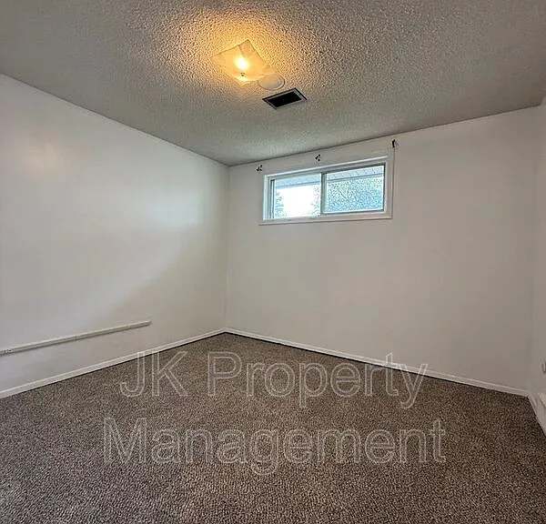 921 Avenue B NW — Photo 22