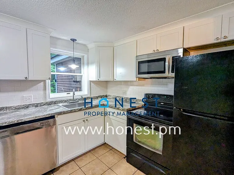 1074 Hallowell Litchfield Rd #A — Photo 2