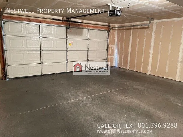 284 N 725 E — Photo 12