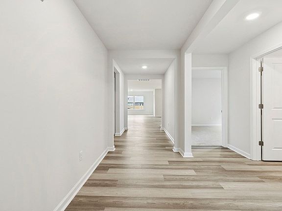 3rd image of 224 Pristine Dr