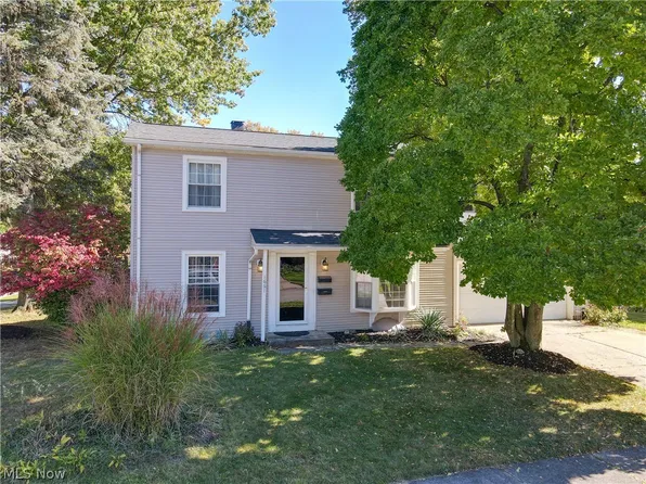 1661 Rexdale Dr, Cuyahoga Falls, OH 44221