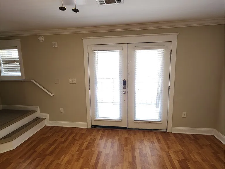 1725 Harvey Mitchell Pkwy S #633 — Photo 3