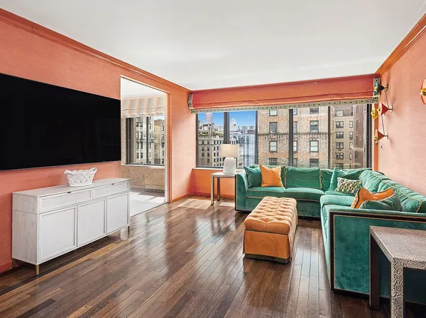 900 Park Ave APT 14C, New York, NY 10075