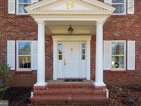 2nd image of 28 Talbot Ln