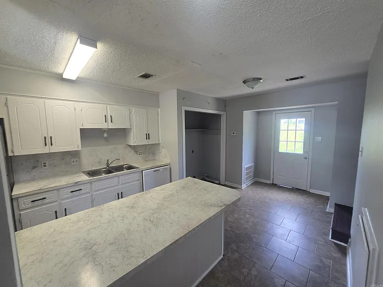 1204 S 1st St #1 — Photo 7