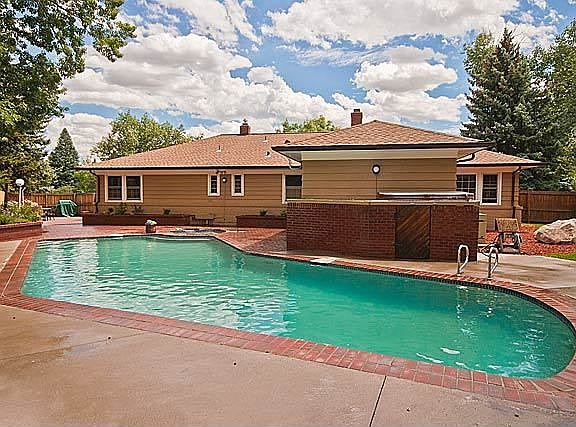 In-ground Swimming Pool & Spa!