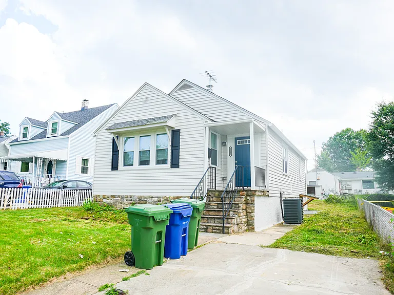 2205 Southern Ave — Photo 1