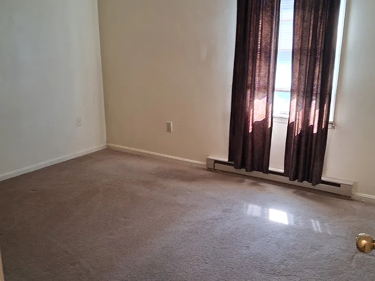 413 N Western Ave — Photo 11