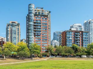 199 Drake St #15C, Vancouver, BC V6Z 2T9