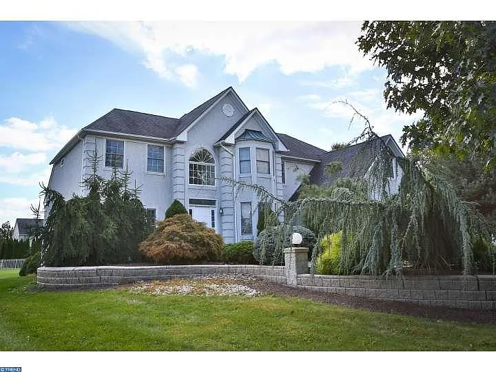 589 Glen Meadow Rd photo 1