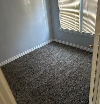 4th image of 27375 Groveland St