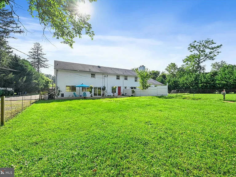 10533 Stevenson Rd — Photo 6