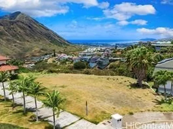 103 Hoolako Pl, Honolulu, HI 96825