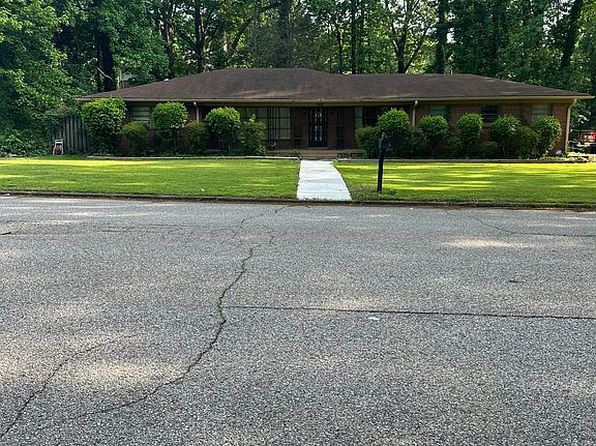 3836 Lakehurst Dr