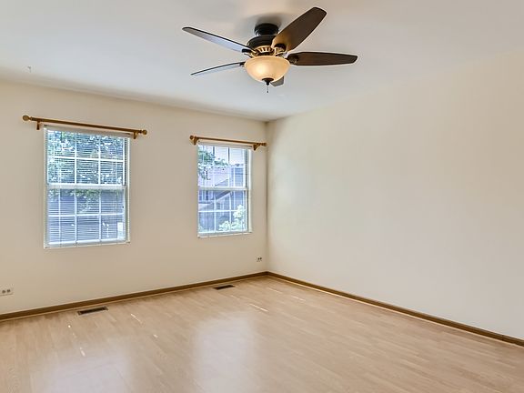 4th image of 278 Acorn Dr