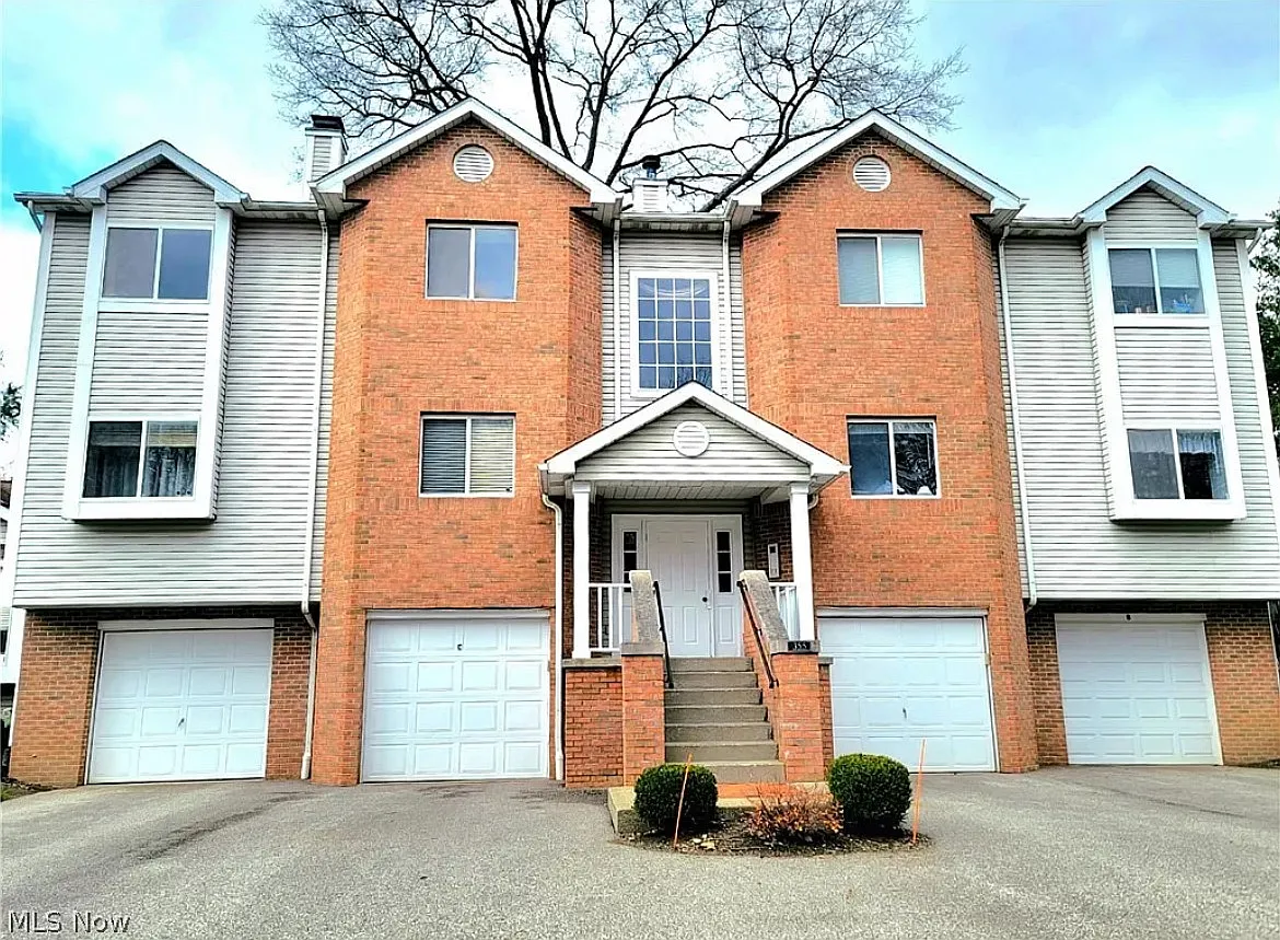 3 bed, 1360 sqft, $1,700 — Photo 1
