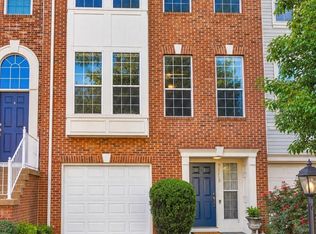 47715 Sandbank Sq, Sterling, VA 20165