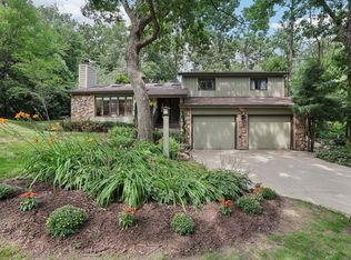 5854 Woods Edge Rd, Fitchburg, WI 53711