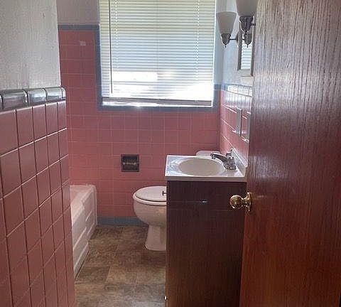 4th image of 3651 Karwin Dr