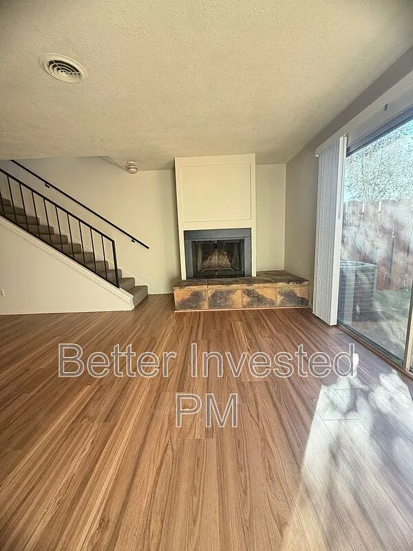 2 bed, 1.5 bath, 1100 sqft, $1,900 — Photo 4