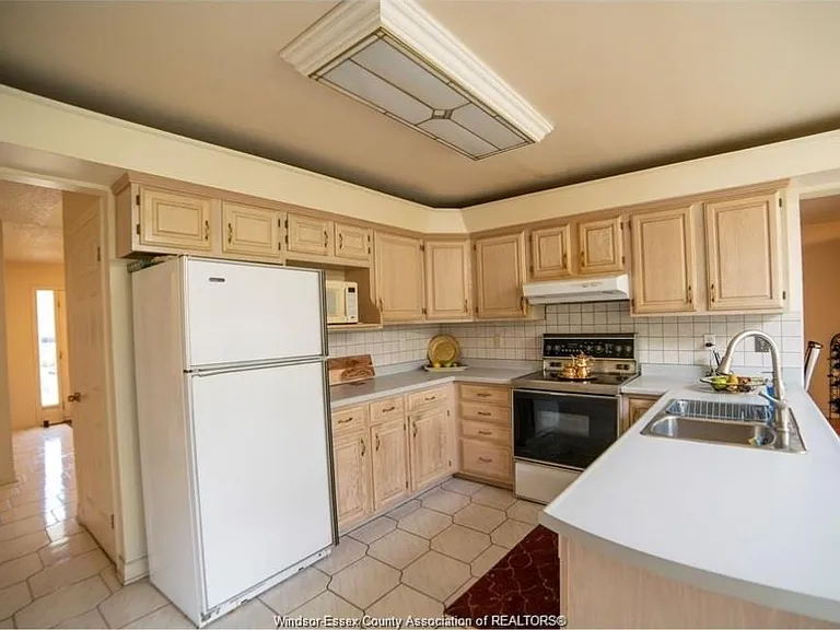 478 Flora Ave — Photo 5