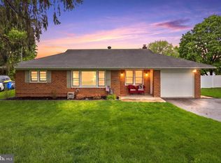 332 Donna Ln, York, PA 17403