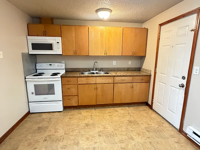 7902 146th St SW #1 — Photo 5