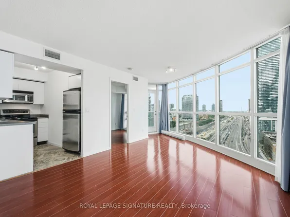 18 Yonge St #2011, Toronto, ON M5E 1Z8