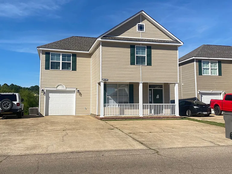 652 Kirkcauldy Dr — Photo 1