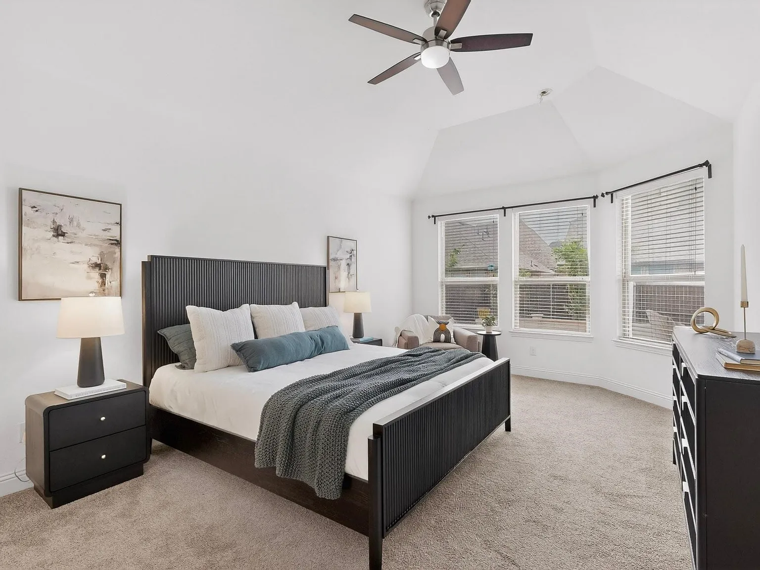 4 bed, 3.5 bath, 3204 sqft, $3,850 — Photo 4