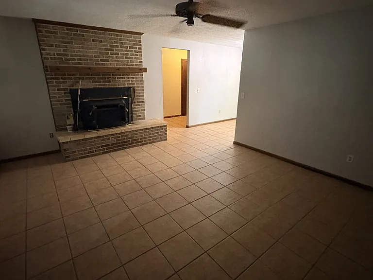 6329 Rolling Hills Dr — Photo 7