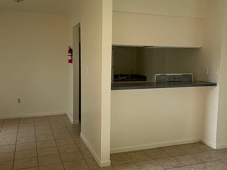 500 E House St #2 — Photo 2