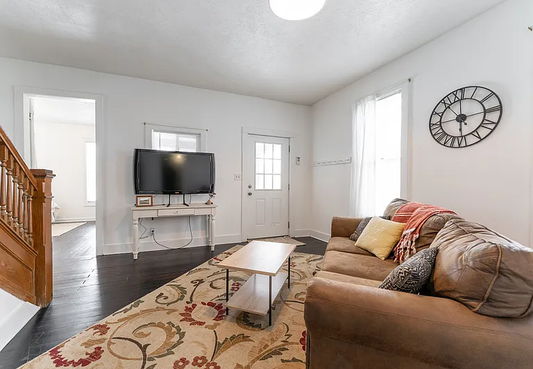 822 Laurel St — Photo 3