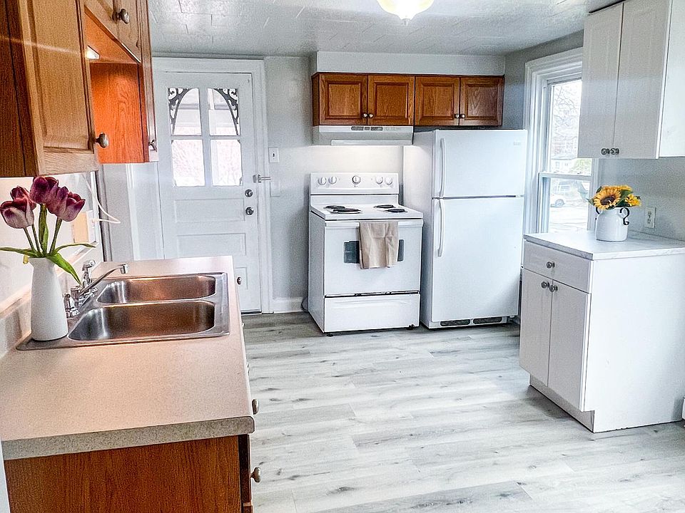 1st image of 216-218 W Wilson Blvd #X