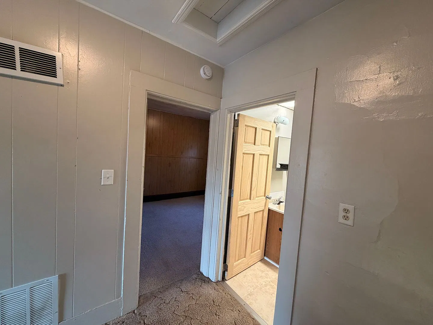 618 W Messenger Street — Photo 3