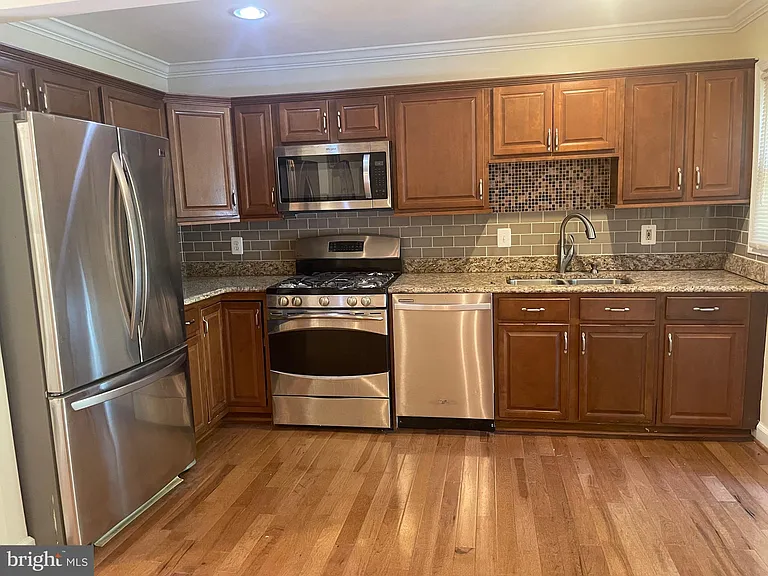 5102 Glassmanor Dr — Photo 3