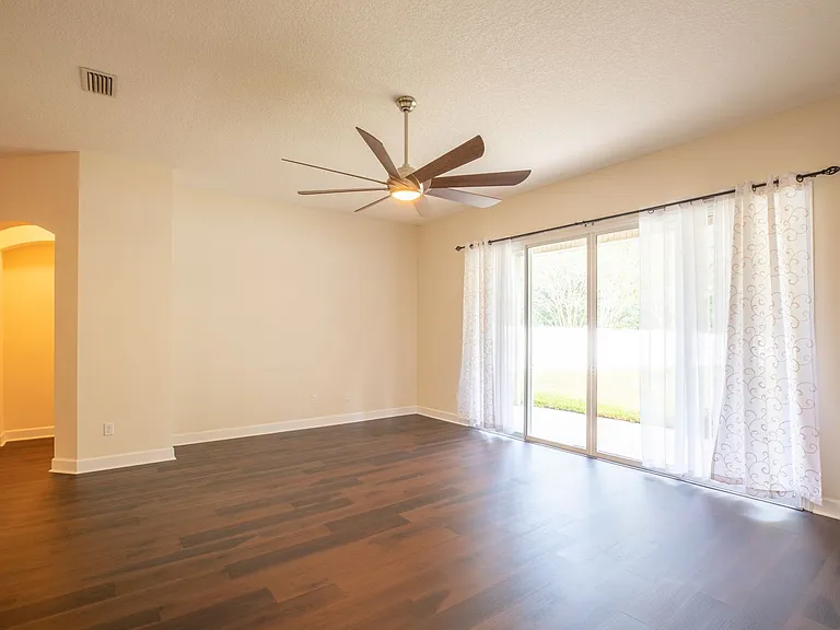 216 Sanwick Dr — Photo 14