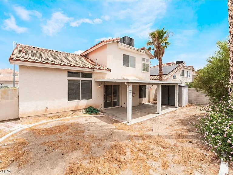 8725 Autumn Valley Ave — Photo 32
