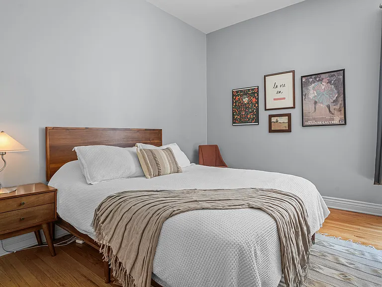 923 W Belle Plaine Ave #2 — Photo 8