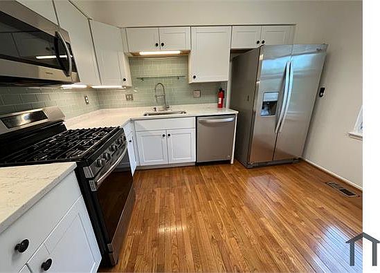 3rd image of 15938 Indian Hills Ter