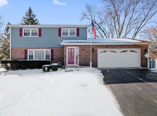 315 Mensching Rd, Roselle, IL 60172