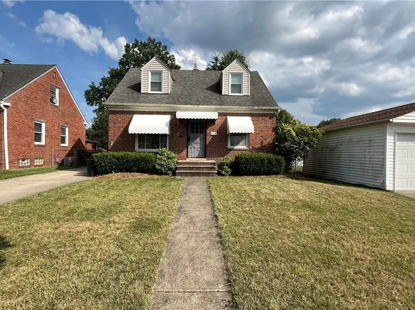 7475 Lanier Dr, Middleburg Heights, OH 44130