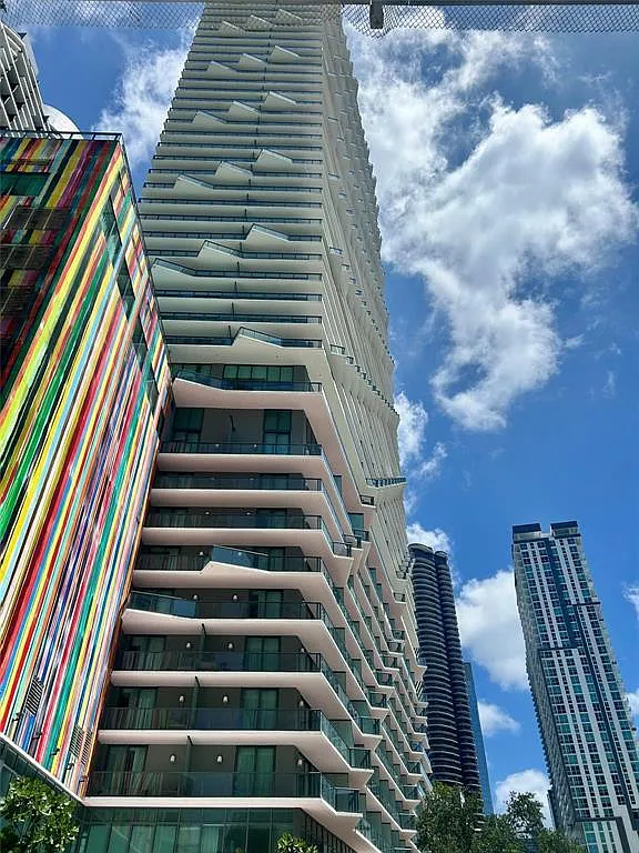 1 bed, 1.0 bath, 570 sqft, $3,250 — Photo 1