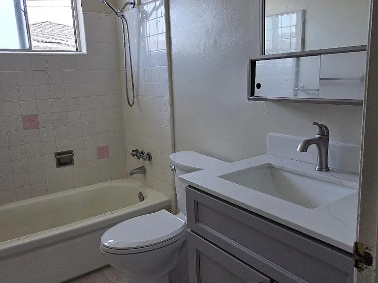 885 Burbank Dr #4 — Photo 9