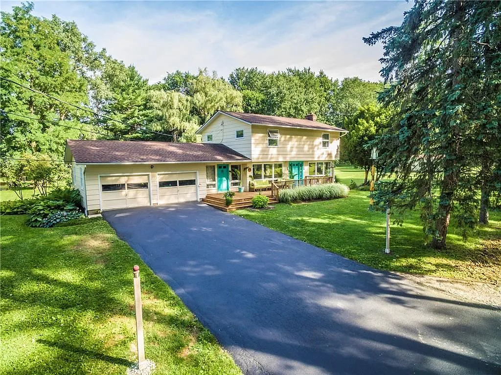 1012 Mura Ln photo 1